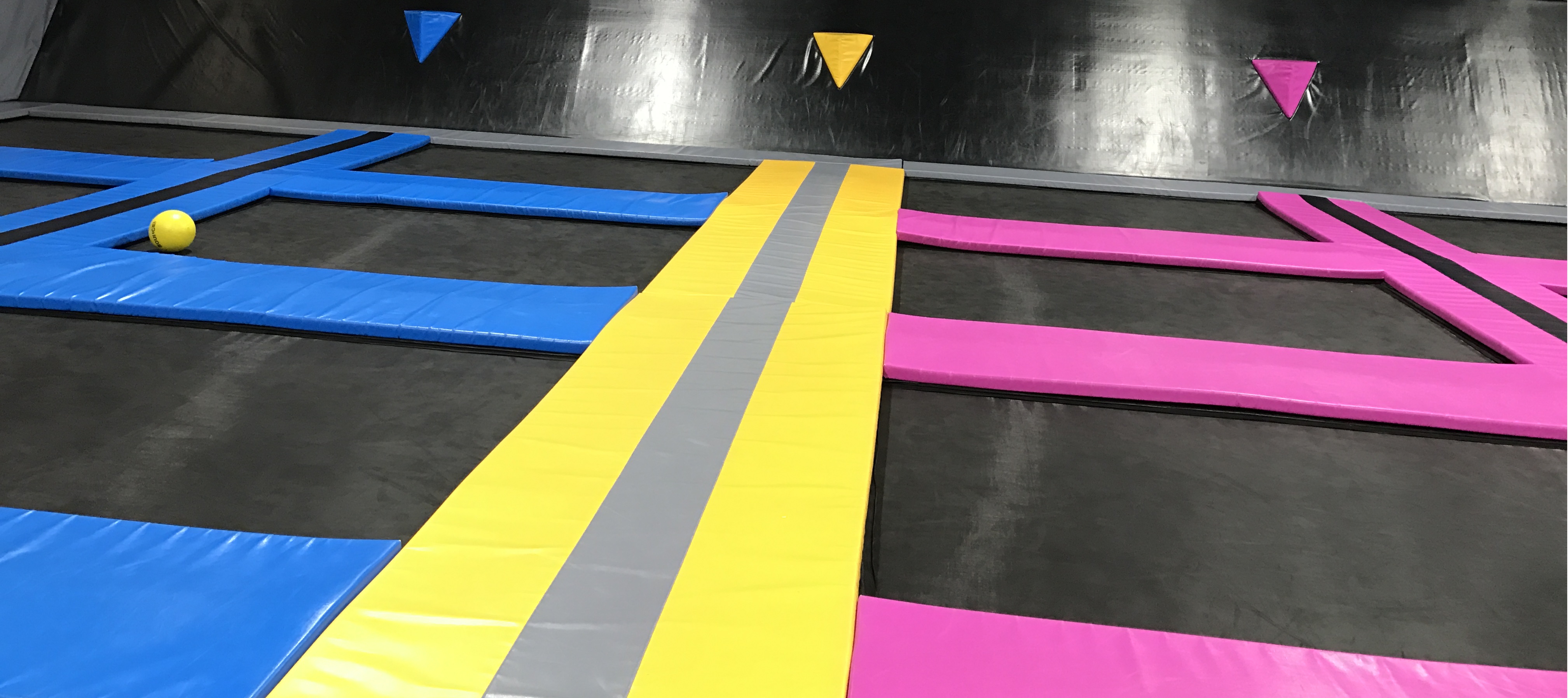 what-to-wear-in-trampoline-park-mich-playground