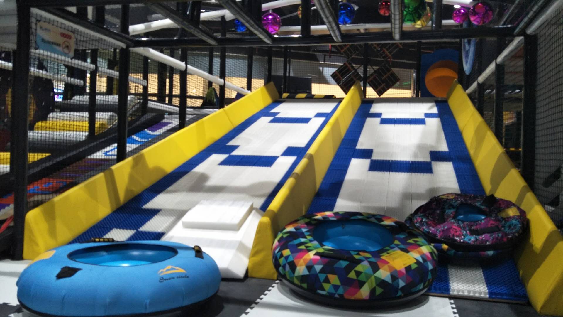 Customized Indoor Snow Tubing Slides Set - Buy Customized Indoor Snow